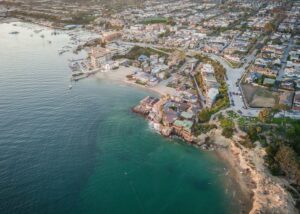 Aerial photograph of the shoreline of Newport Beach